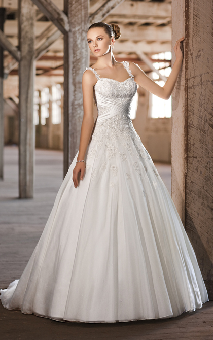 Essence style D1429 - Wedding Belles Blog