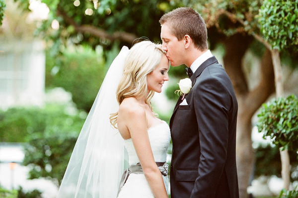8 Wedding Traditions You Might Actually Want to Hold On To via Loverly - Wedding Belles Blog